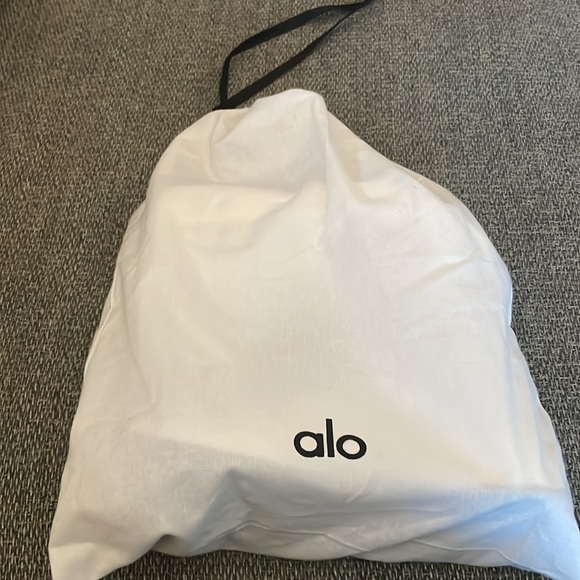 NWOT Alo Velocity Knit Sneakers - size 5 - Picture 7 of 7